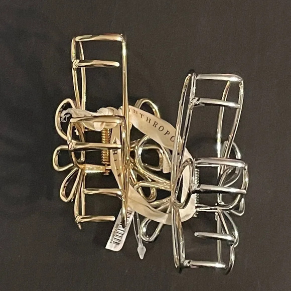 NWT Anthropologie, 2 Getaway Floral Hair Claw Clips, Gold & Silver. New tags! - Picture 5 of 7